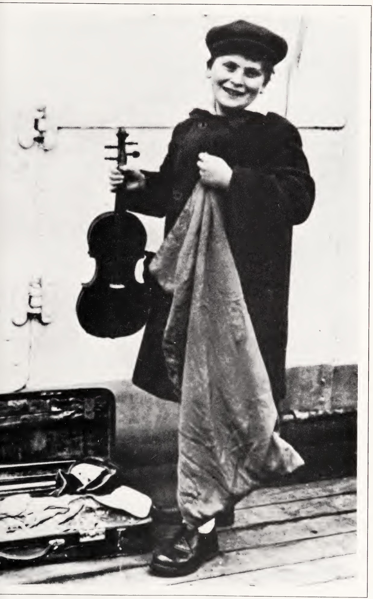 Иегуди во время первого плавания в Европу, 1926.
